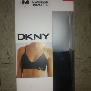 Brand new DKNY 2PK medium seamless bralettes